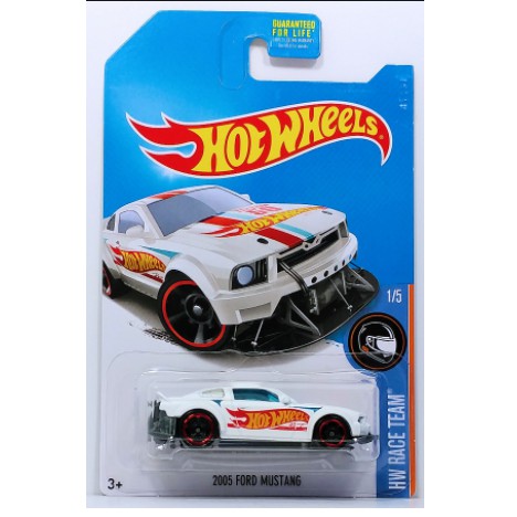 Xe Hotwheels 2005 Ford Mustang ( K Mart Exclusive)