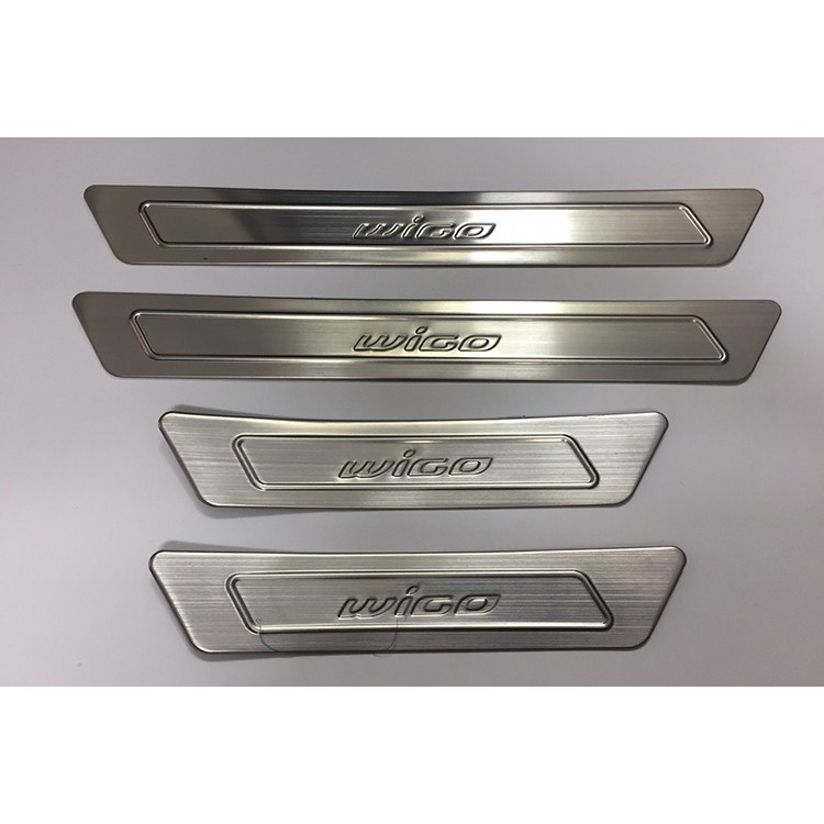 Ốp Bậc Cửa Xe Toyota Wigo 2018 2019 2020 mẫu inox