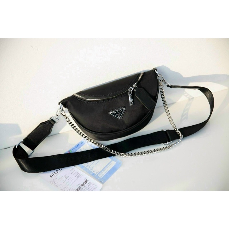 Túi đeo đeo chéo trăng khuyết prada mẫu mới ❣️freeship❣️