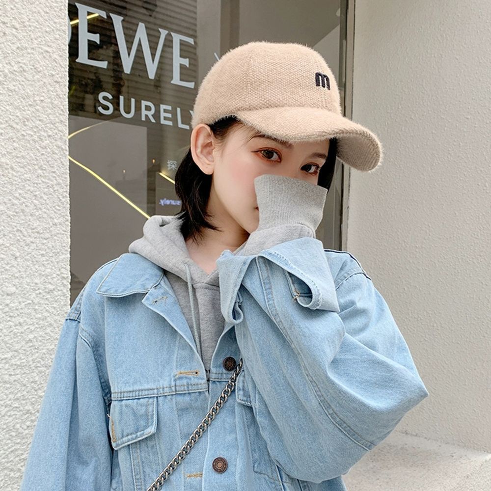Nón lưỡi trai bằng vải lông thêu chữ M màu sắc thời trang thu đông phong cách Hàn Quốc cho nữ