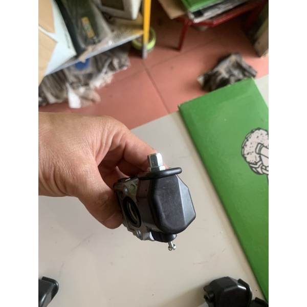 Nắp chụp bảo vệ chế hoà khímáy cắt cỏ Thụy Điển Husqvarna 143,541,330,430,520…