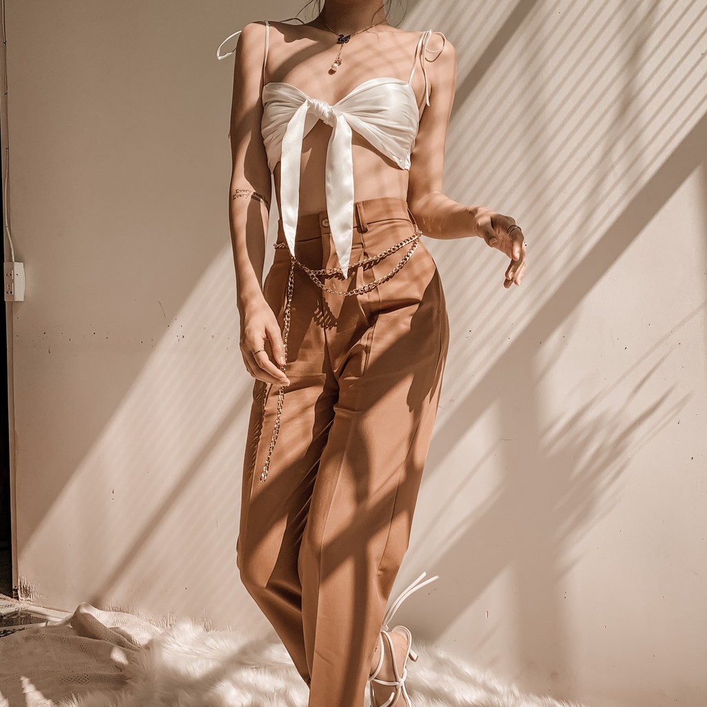 Áo croptop hai dây thắt nơ ngực gợi cảm, thích hợp đi biển, dạo phố - Dánh cho nàng chuộng phong cách sexy, cá tính | BigBuy360 - bigbuy360.vn