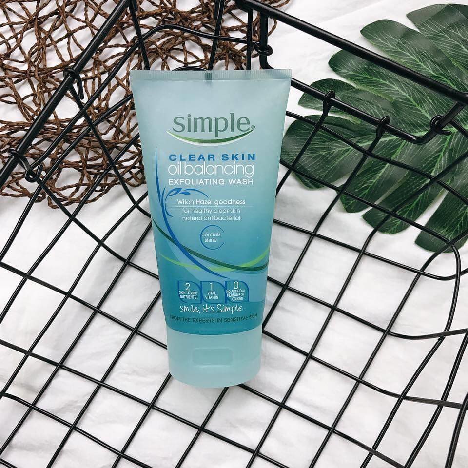 SỮA RỬA MẶT DÀNH CHO DA DẦU - SIMPLE - CLEAR SKIN OIL BALANCING EXFOLIATING WASH