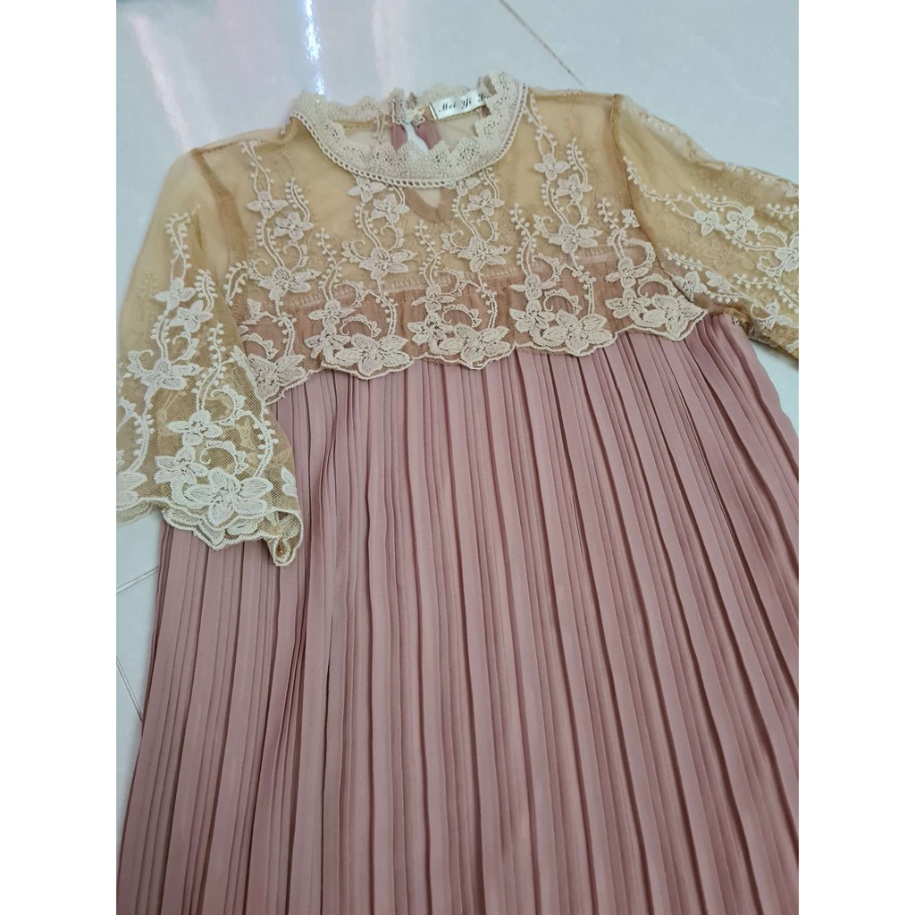 Pass váy phối ren