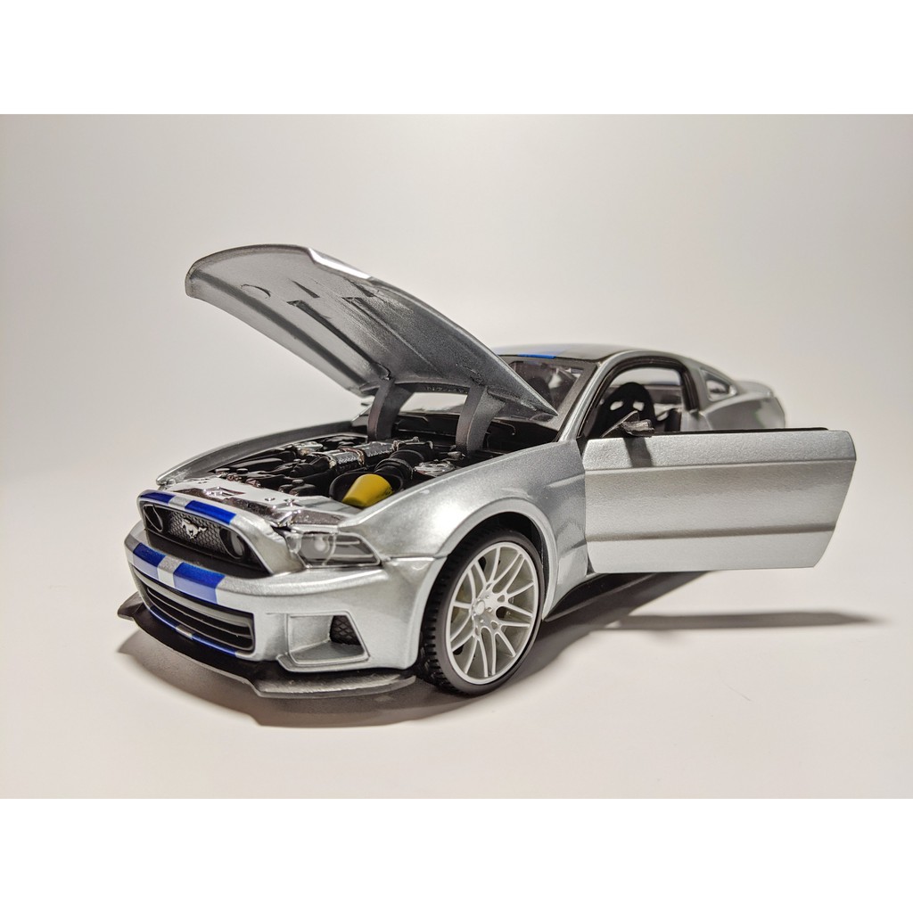 Xe mô hình Ford Mustang Street Racer - Tỉ lệ 1:24 - Maisto II 🎁 TẶNG BIỂN SỐ