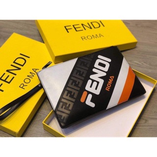 Túi cầm tay fendi