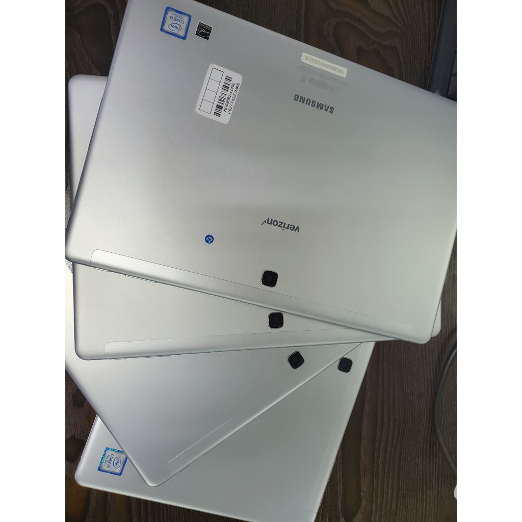Máy tính Galaxy TabPro S ram 4, rom 128 đủ cáp sạc, tặng 2 phần mềm bản quyền tienganh123 và luyyenthi123 trọn đời máy