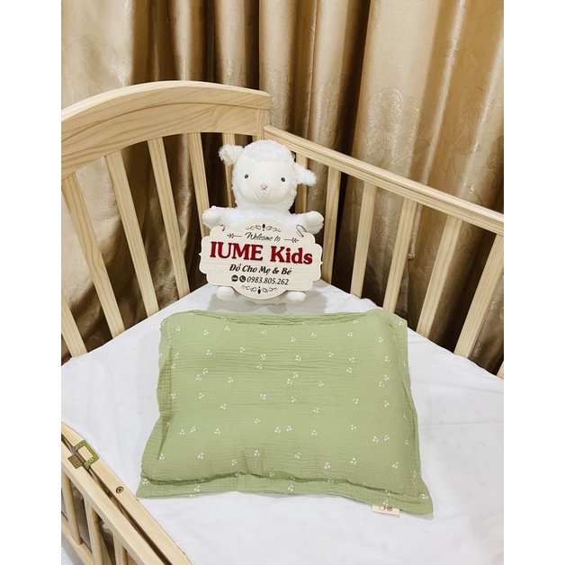 Set chăn gối Cherry nền xanh cho bé sơ sinh, vải xô Muslin cao cấp thương hiệu IUME Kids