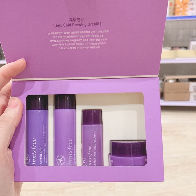 Kit dưỡng da hoa lan núi tuyết Jeju Innisfree Orchid Special Kit