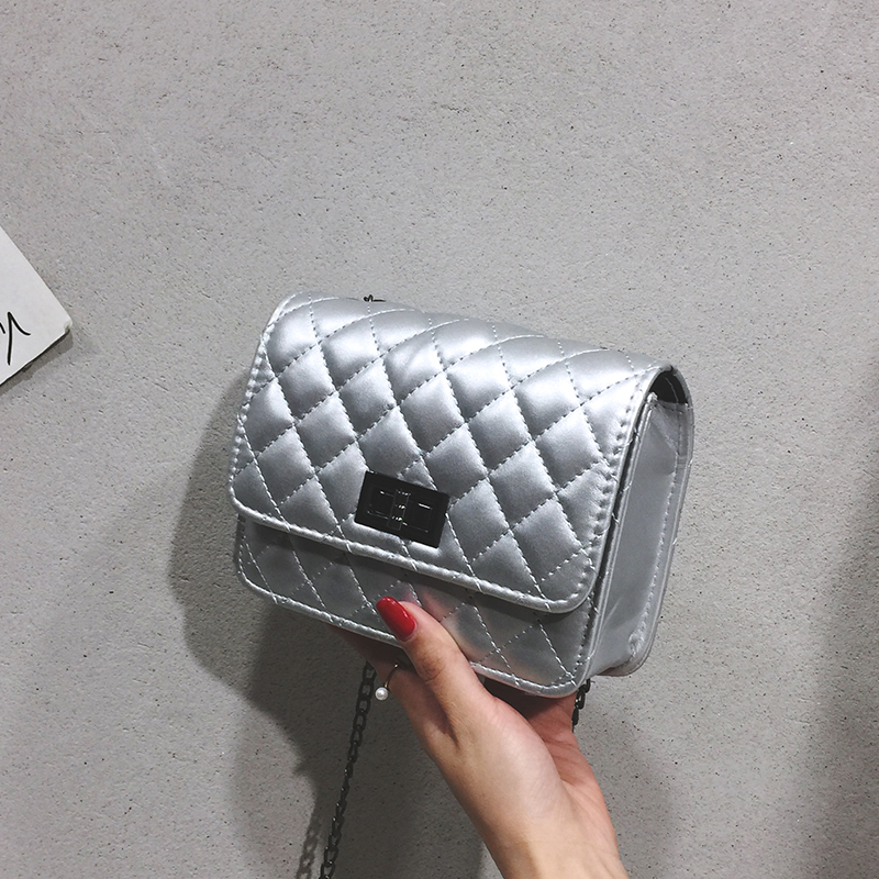 Túi đeo chéo dễ phối đồ xinh xắn thời trang dành cho nữ