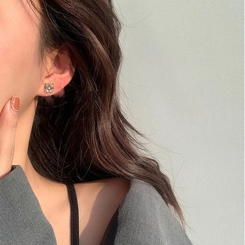 Khuyên Tai Nữ Dạng Kẹp Đính Đá Pha Lê Lấp Lánh Dễ Dàng Sử Dụng