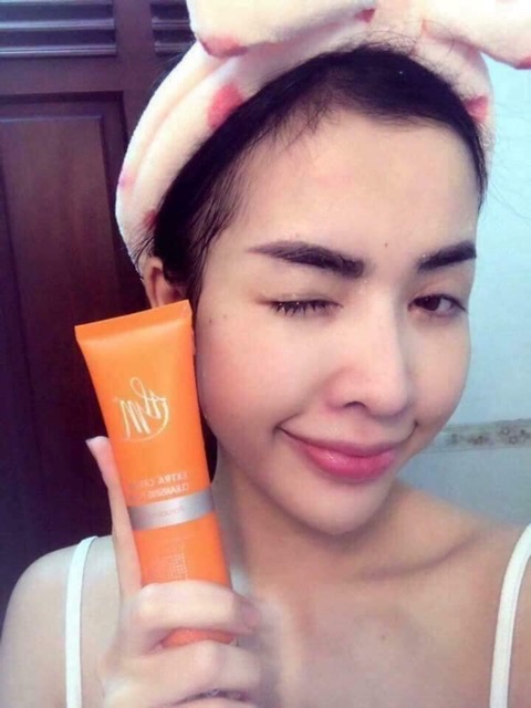 Sữa rửa mặt HM Cosmetic