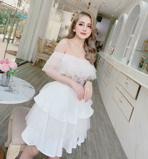 ảnh và video thậ 1000% Đầm xoè trễ vai lông vũ