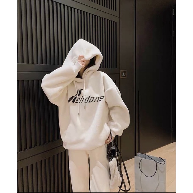 Áo lông Elldone thêu chữ TTA968