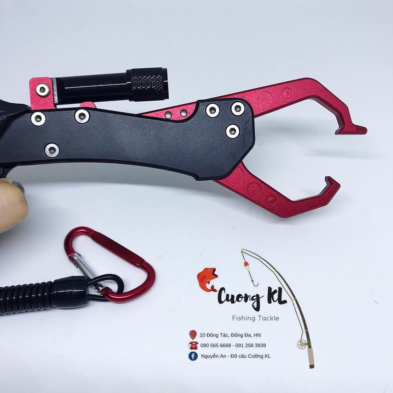 Kìm kẹp cá có đèn đi kèm tiện dụng