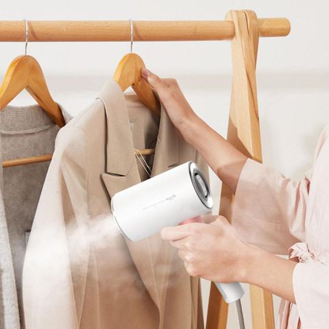 Bàn là bàn ủi hơi nước cầm tay DEERMA HS200 công suất 1000w