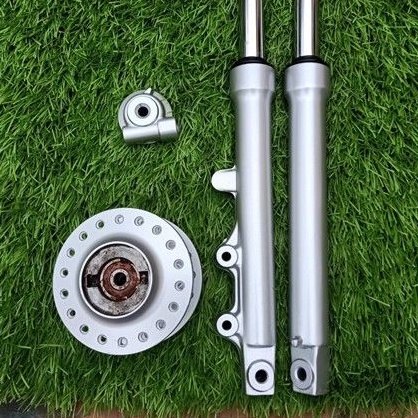 Sơn xịt Samurai - Chai sơn màu bạc 124