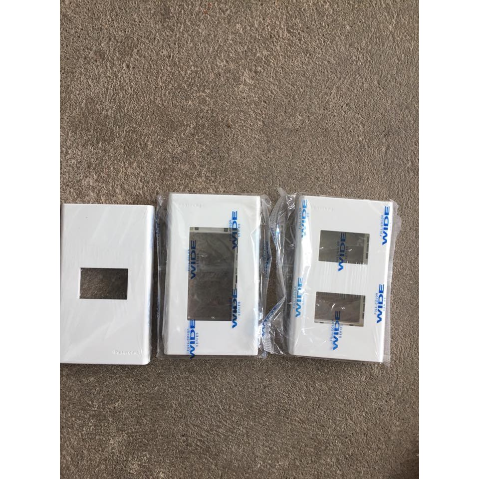 mặt ổ cắm + công tắc panasonic lỗ to