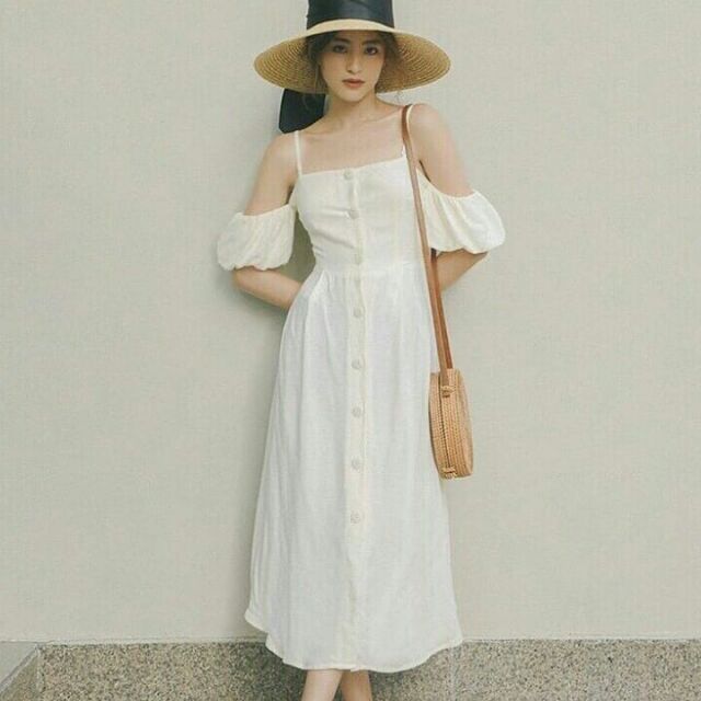 Váy maxi trắng trễ vai