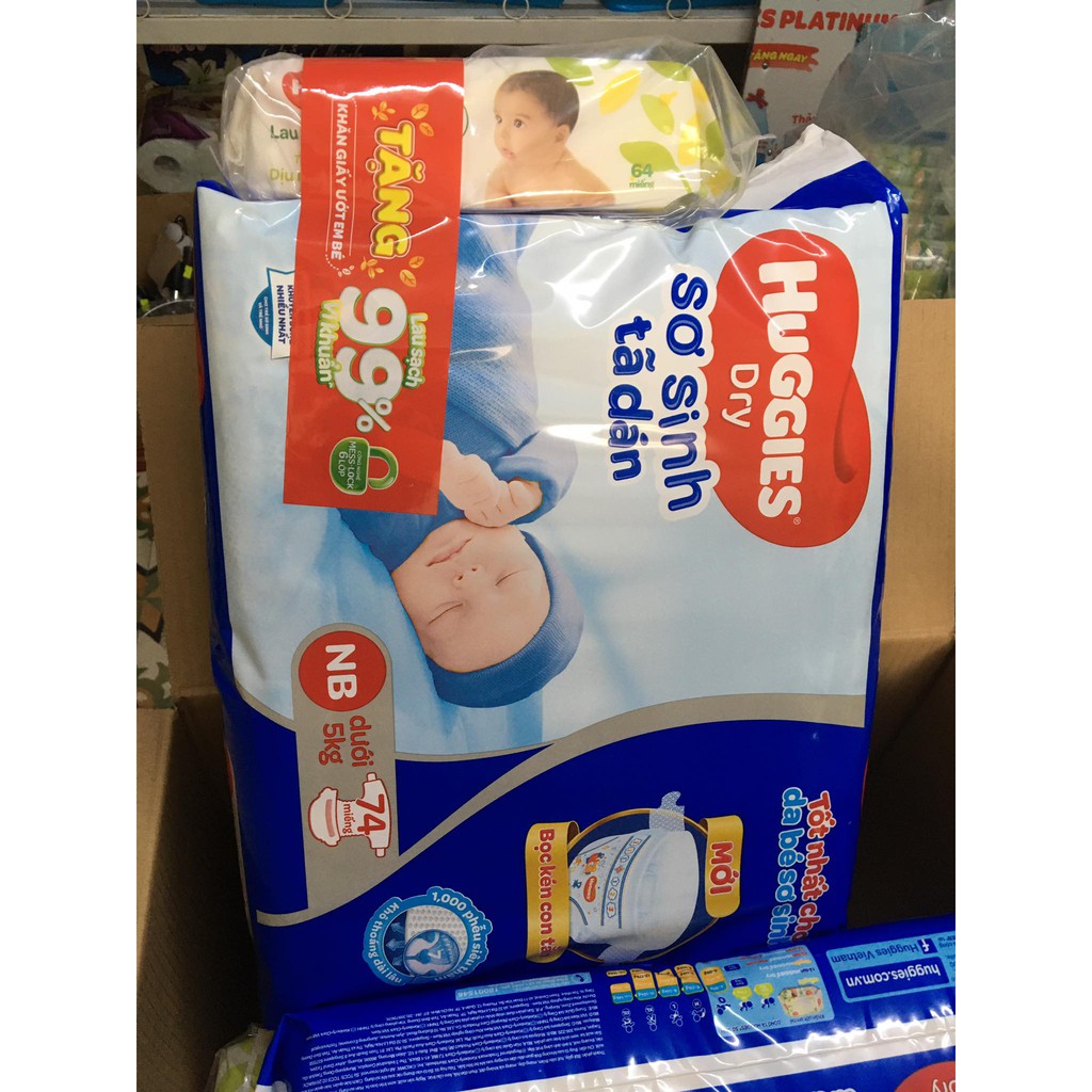 [Tặng khăn ướt 64 tờ] Tã dán sơ sinh Huggies Newborn NB74 (74 miếng)