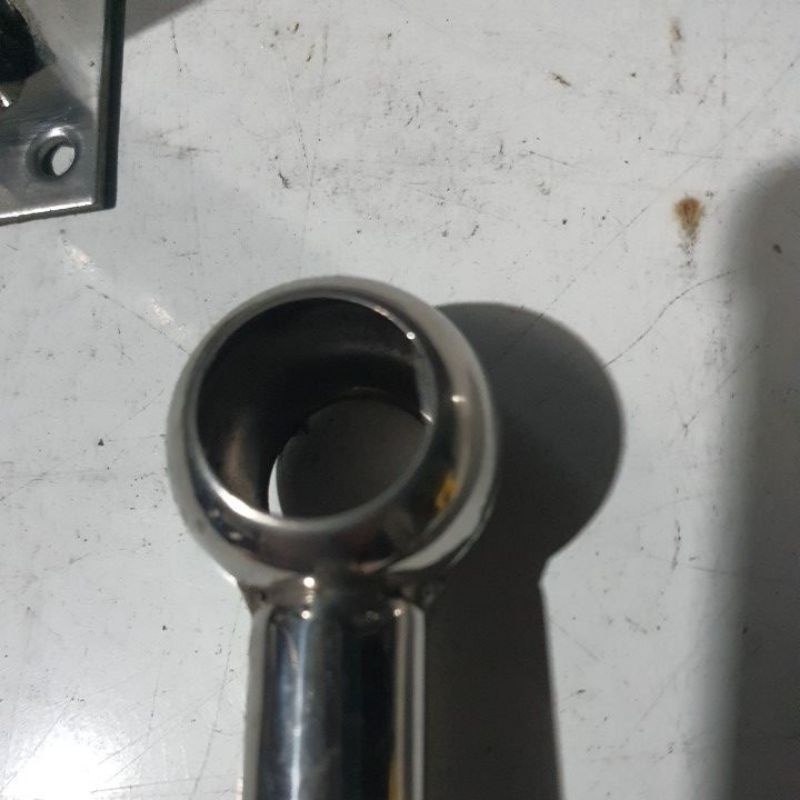 Combo 2 bass inox bắt tường dài 14cm , xỏ ống inox tròn o22mm hoặc o25mm làm cây phơi khăn , móc treo noi  hay phơi đồ