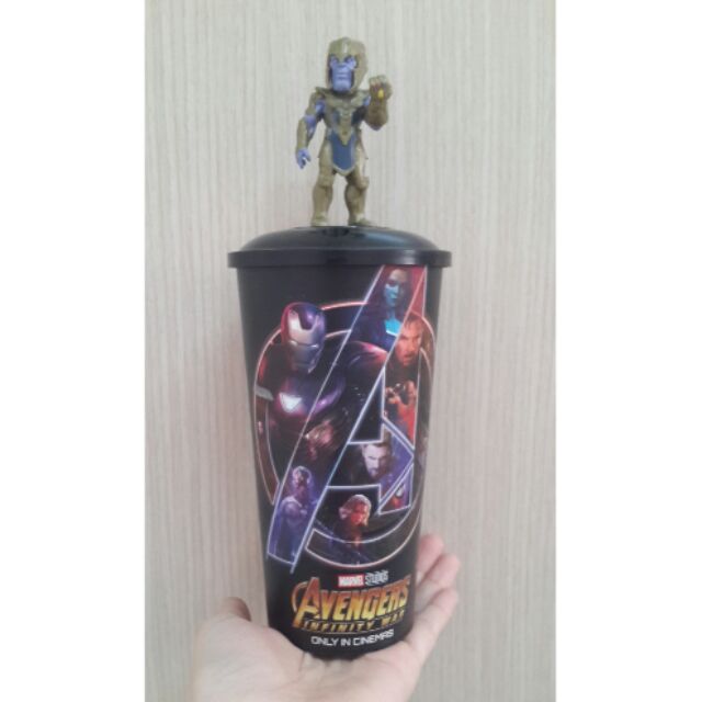 Ly + Topper siêu anh hùng Thanos