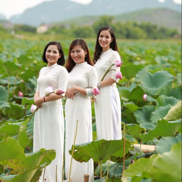 Áo dài trắng trơn 4 tà có cổ tay lỡ form chuẩn