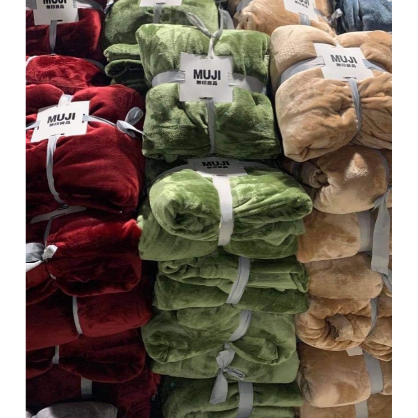 Chăn lông tuyết M.U.J.I