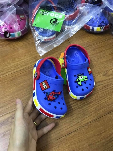 Sục Lego cho bé yêu