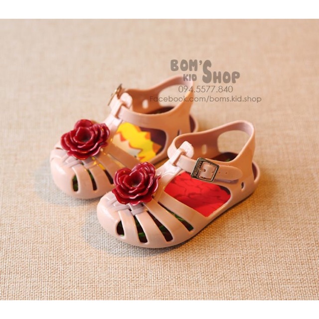 Sandal hoa hồng
