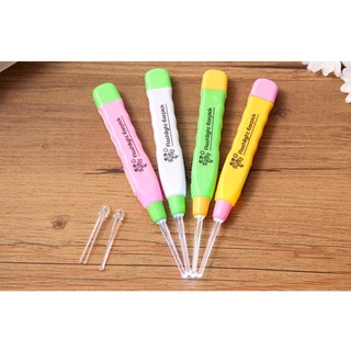 Dụng Cụ Lấy Ráy Tai Bằng Nhựa Có Đèn Phát Sáng