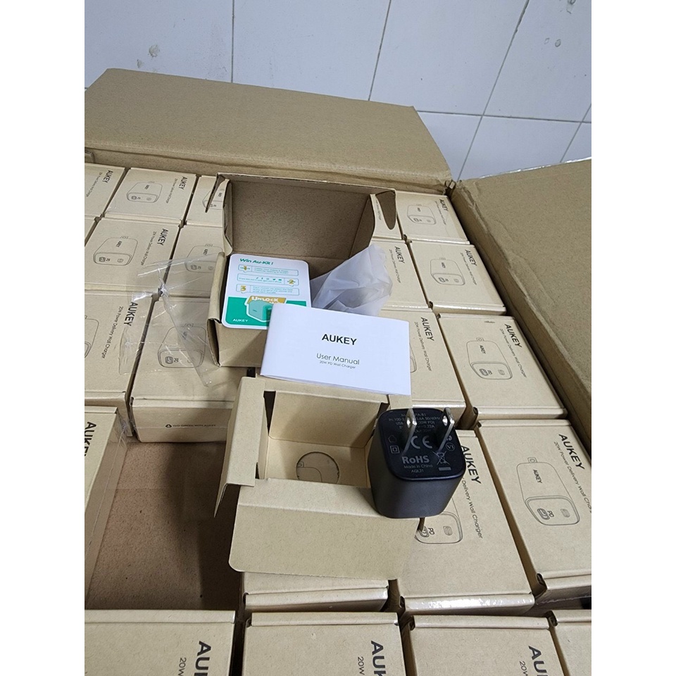 Cốc Sạc Nhanh 20W Omnia Aukey PA-B1 Pro Công Nghệ GAN 2 Trong 1 PD 20W
