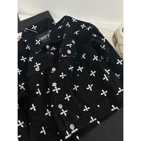 Áo khoác jeans đen hoạ tiết trắng cho nữ thương hiệu SMFK cao cấp