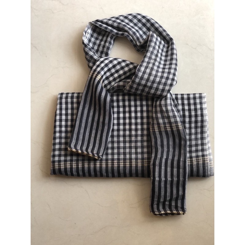 Khăn Rằn Truyền Thống dùng đi Phượt hoặc Kế Hợp với Áo bà ba