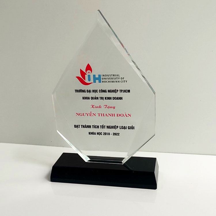 [In nội dung theo yêu cầu ] Kỷ Niệm Chương Pha Lê M-056 chuyên dùng trao giải thể thao + làm quà lưu niệm và vinh danh