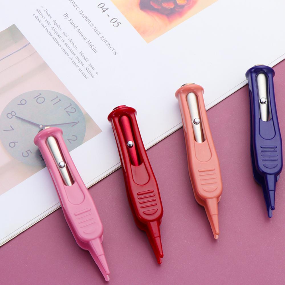 Nhíp Gắp Mũi Có Đèn LED Cho Bé