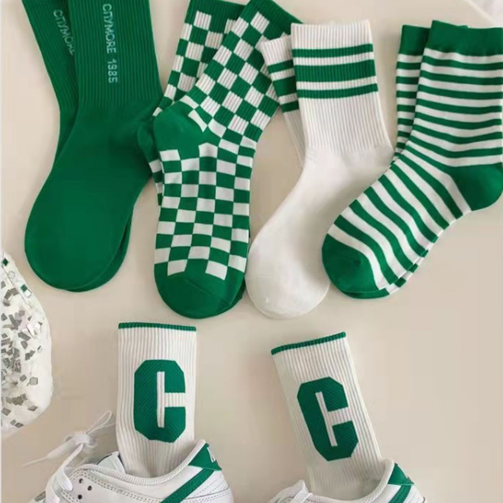 Cod Qipin Vớ Thể Thao Ống Dài Vải Cotton Mềm Thoáng Khí Dòng Màu Xanh Lá Đơn Giản Phong Cách Hàn Quốc Cho Nam Và Nữ