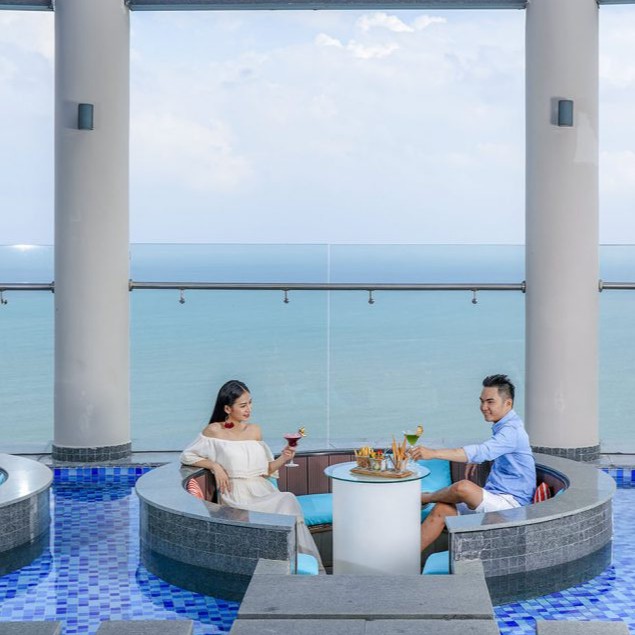 Combo 3N2D - Vé Máy Bay + Khách sạn Four Points by Sheraton Danang - Tối thiểu 2 combo/1 lần