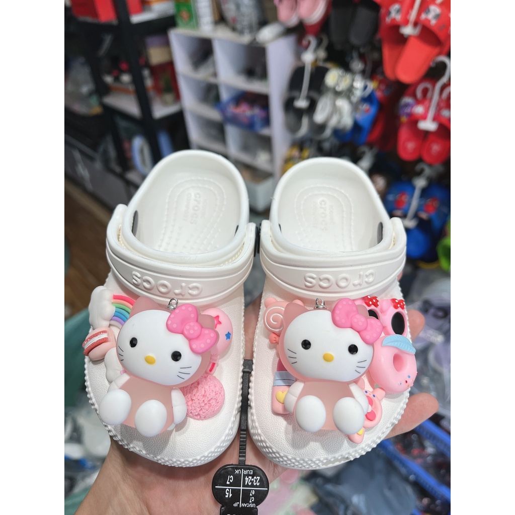 Sục cá sấu cho bé trai và gái tặng full charm như hình có thể chọn theo ý