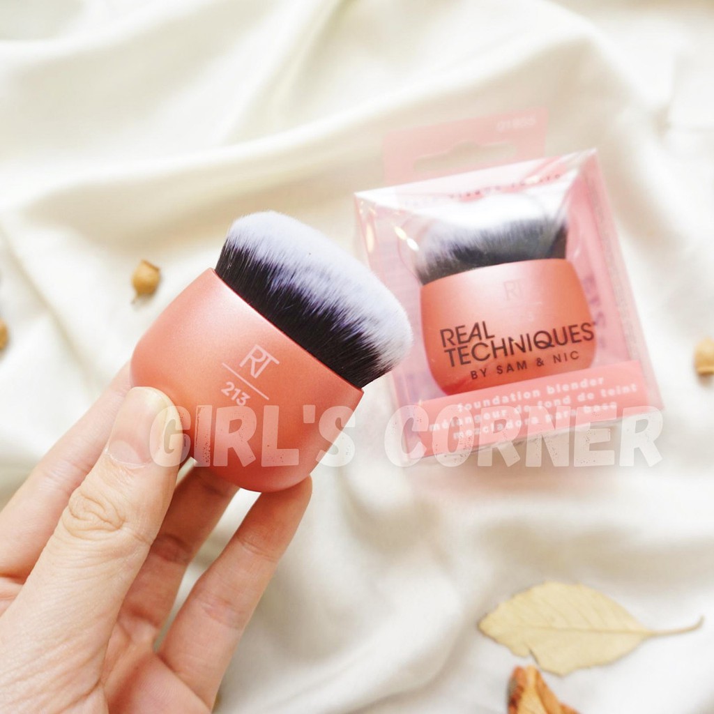 Cọ tán nền Real Techniques Brush - Foundation Blender for liquid makeup 213