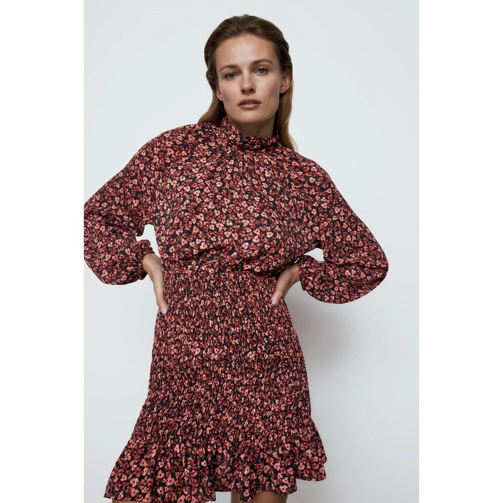 Váy Zara họa tiết Auth