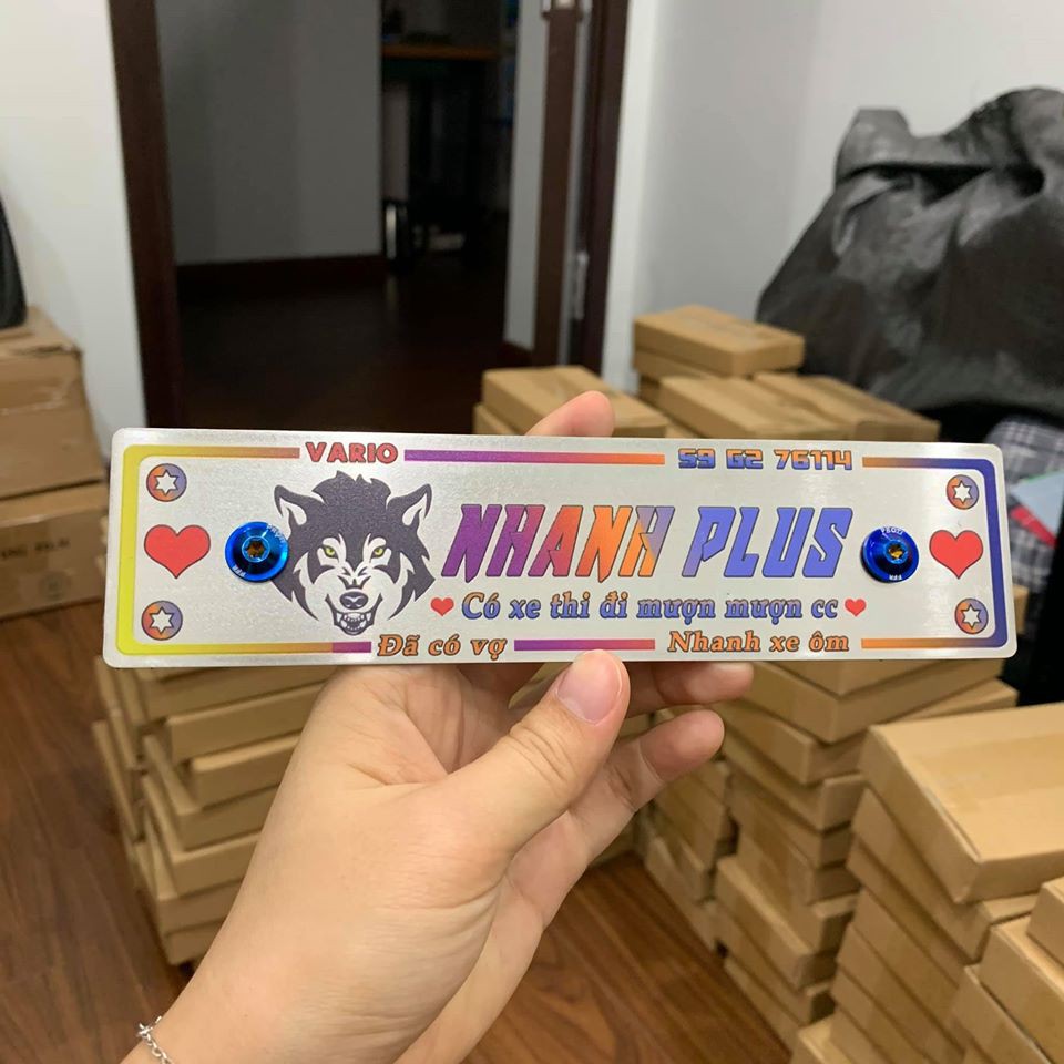 Nhận thiết kế bảng tên xe máy theo yêu cầu - Sh32