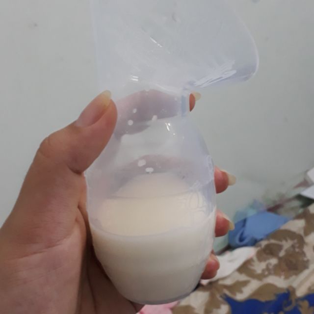 Cốc hứng sữa silicone hỗ trợ