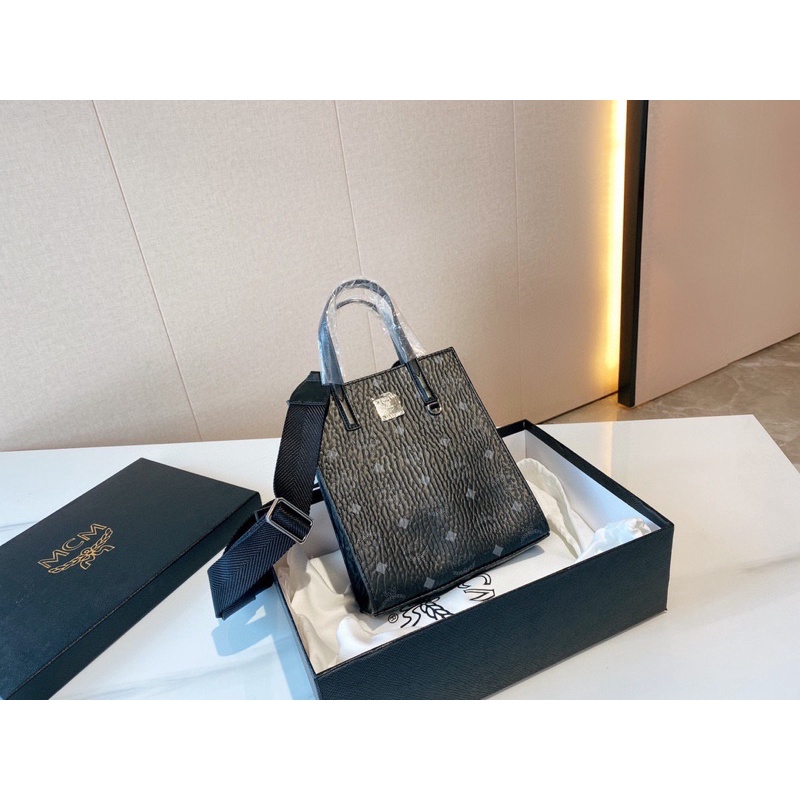 Túi đeo chéo MCM thời trang cao cấp 2022