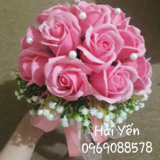 Hoa cầm tay cô dâu