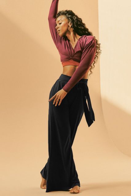 Quần kiểu ống rộng hàng hiệu đến từ Mỹ fabletics .