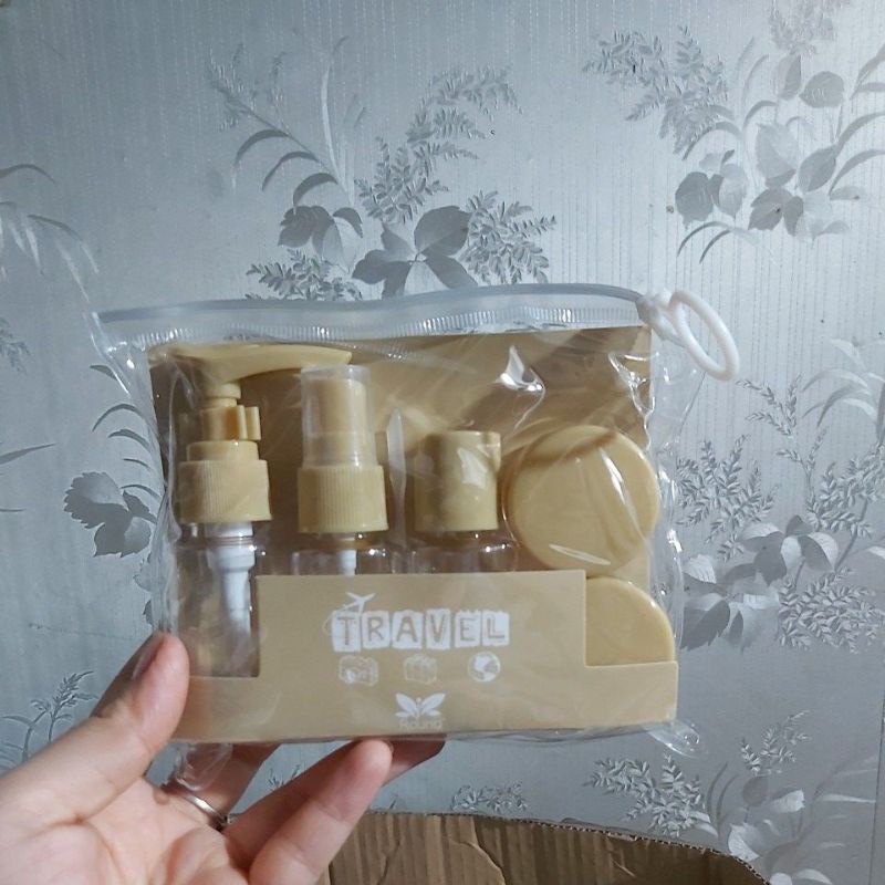 Bộ chiết mỹ phẩm du lịch 7-8 chi tiết