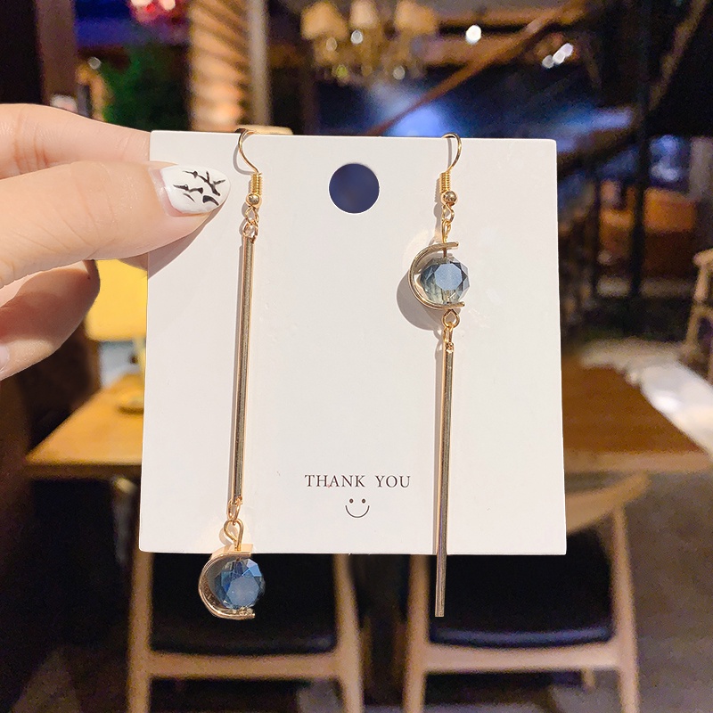 Khuyên tai dáng dài đính ngọc trai phong cách Hàn Quốc