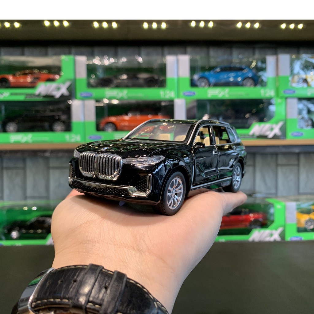 Xe mô hình hợp kim - Mô hình xe SUV BMW X7 tỉ lệ 1:32 màu đen