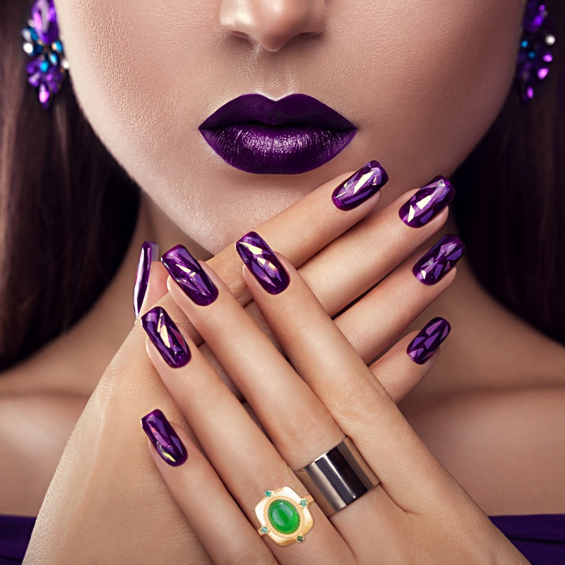 Nhẫn Đính Đá Zircon Hình Oval Màu Sắc Sang Trọng